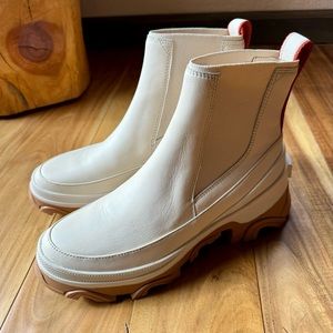 Sorel Brex Chelsea boot US 8.5 waterproof “natural/sea salt”